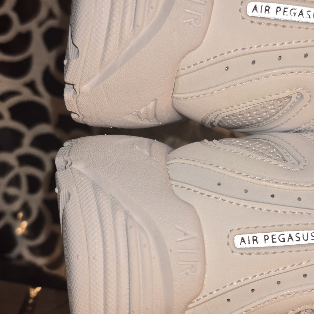 Reserved For MARIA!Comme des Garçons White Pegasus Sneakers - Picture 9 of 12